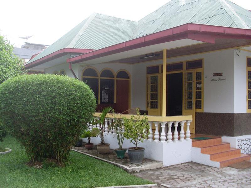 Wisma Mutiara Padang  Exterior foto