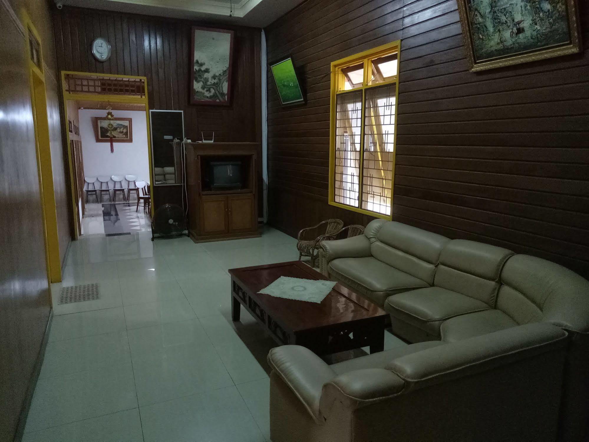 Wisma Mutiara Padang  Exterior foto